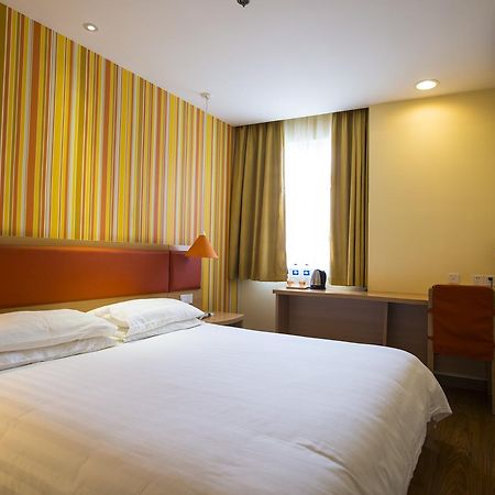 Home Inn Kunming Dongfeng Square Metro Station מראה חיצוני תמונה