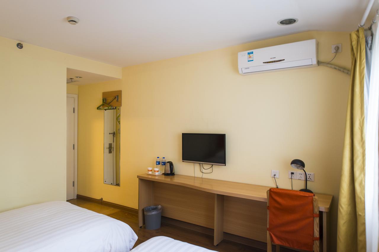 Home Inn Kunming Dongfeng Square Metro Station מראה חיצוני תמונה