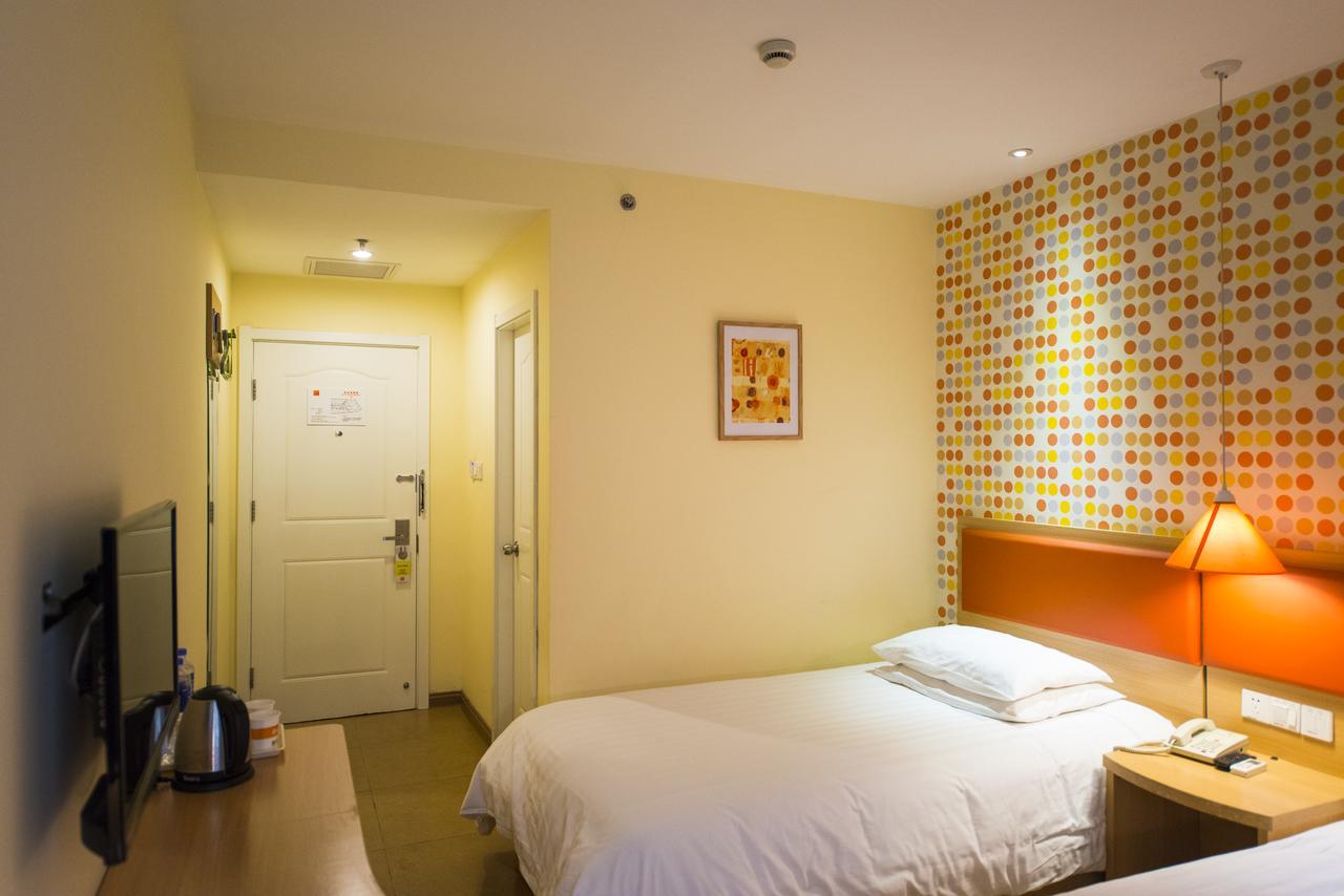 Home Inn Kunming Dongfeng Square Metro Station מראה חיצוני תמונה