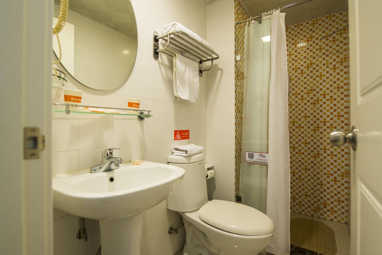 Home Inn Kunming Dongfeng Square Metro Station מראה חיצוני תמונה