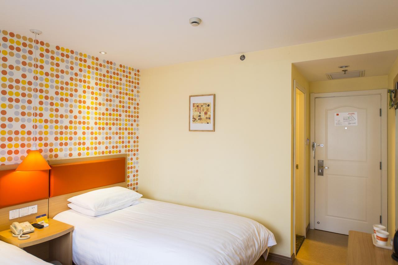 Home Inn Kunming Dongfeng Square Metro Station מראה חיצוני תמונה