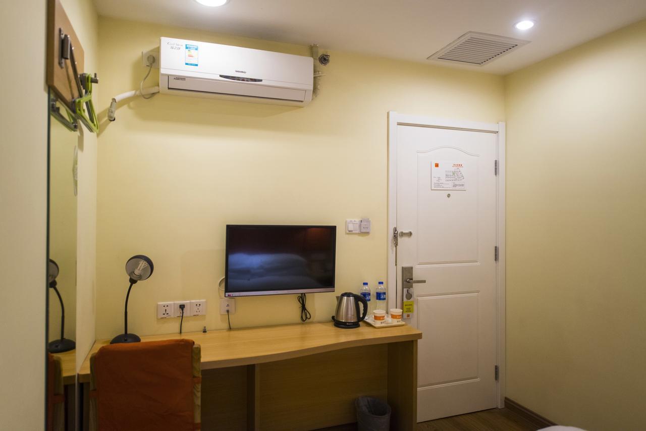 Home Inn Kunming Dongfeng Square Metro Station מראה חיצוני תמונה