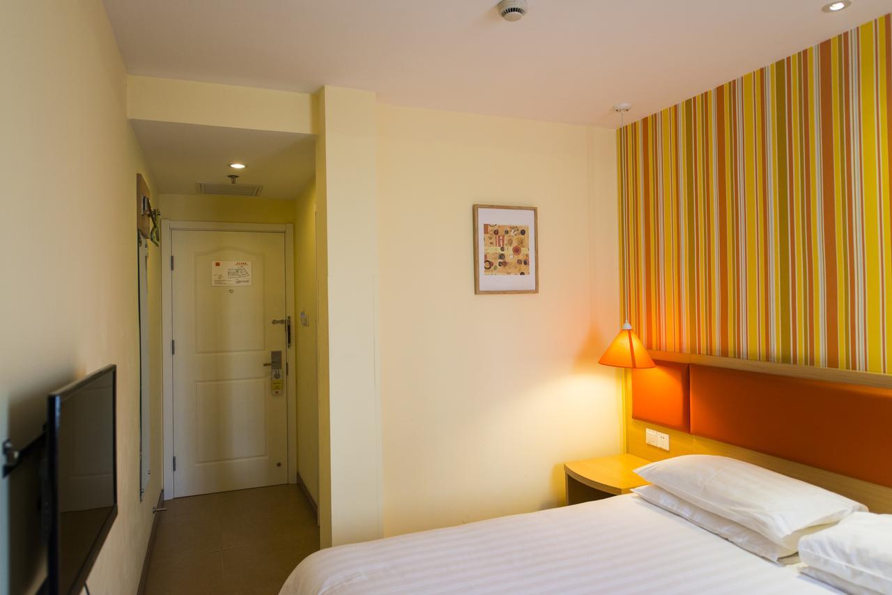Home Inn Kunming Dongfeng Square Metro Station מראה חיצוני תמונה
