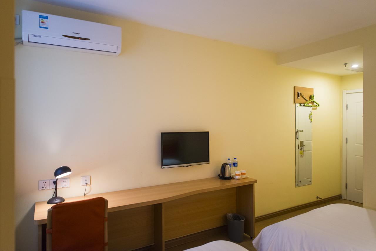 Home Inn Kunming Dongfeng Square Metro Station מראה חיצוני תמונה