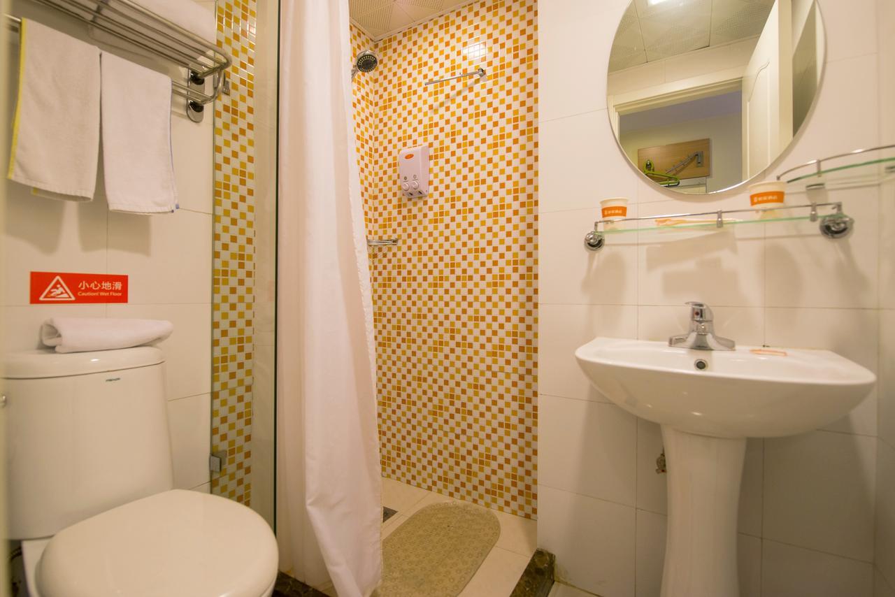 Home Inn Kunming Dongfeng Square Metro Station מראה חיצוני תמונה